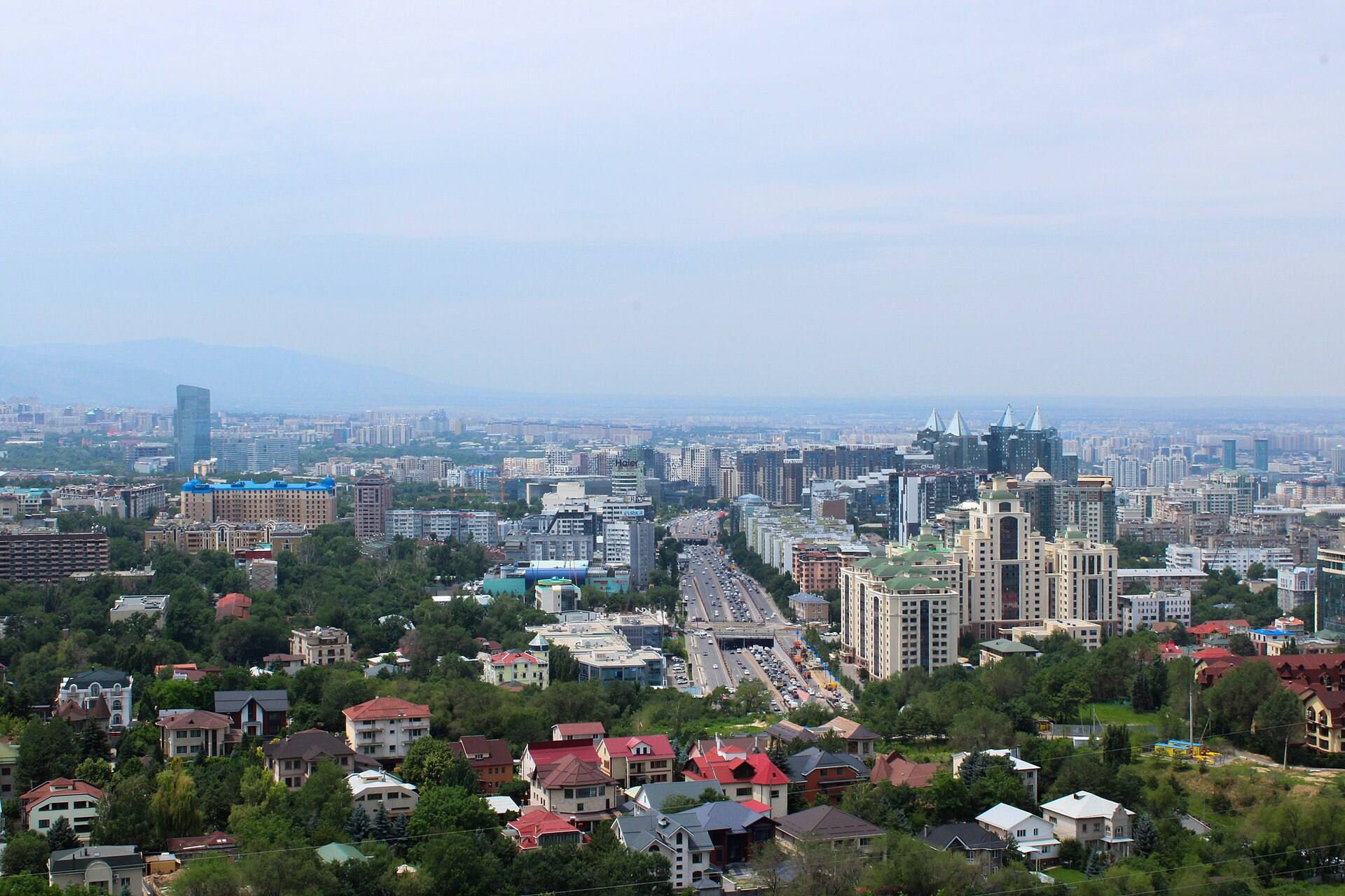 Алматы — панорама города с Кок-Тобе