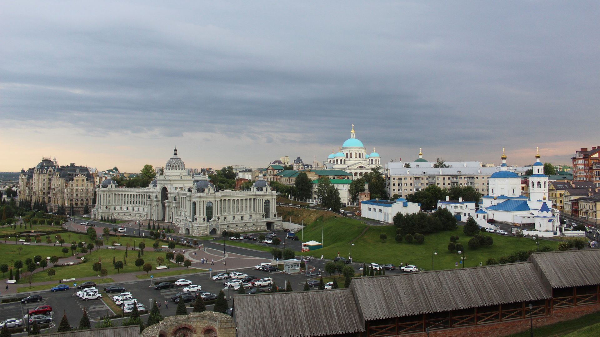 Казань — панорама центра с Дворцом земледельцев