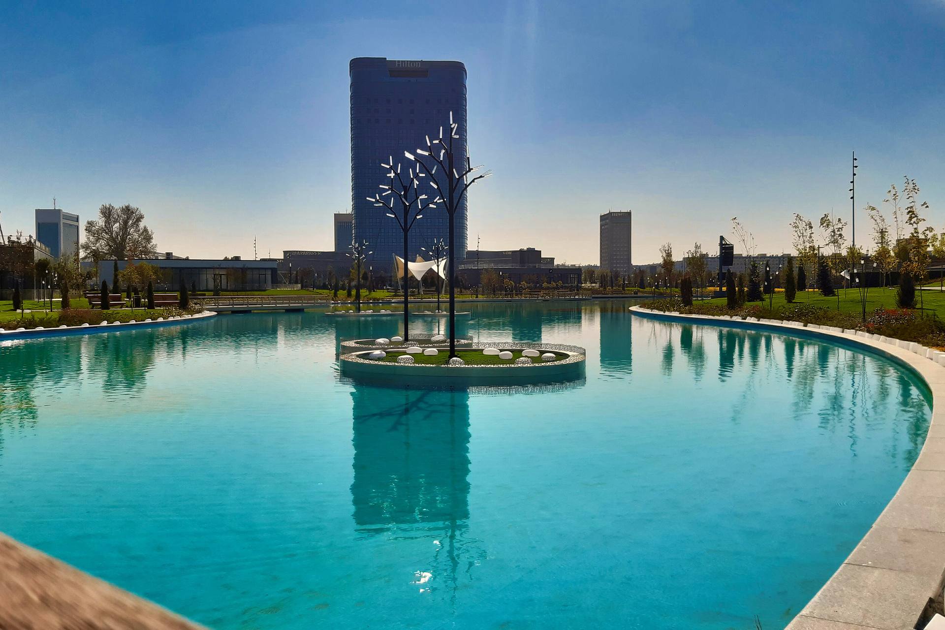 Ташкент — озеро в парке Tashkent City
